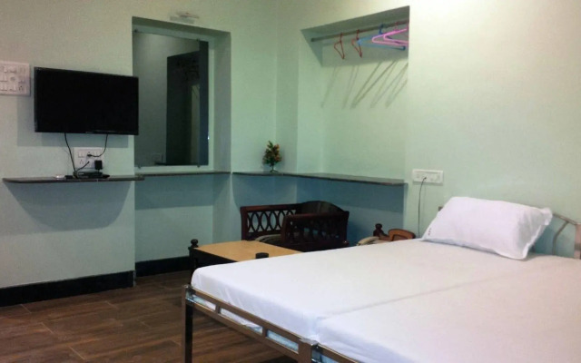 Hotel Blue Bird Colaba