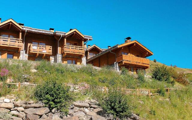 Rustic apartment with dishwasher, located in Valmeinie