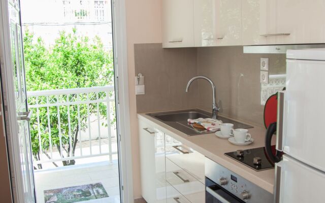 Brentanos Apartments ~ A ~ View of Paradise