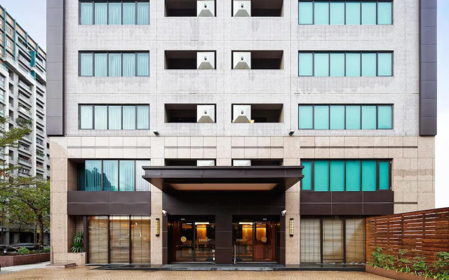 La Maison Hotel