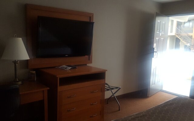 SureStay Plus Hotel By Best Western Salmon Arm