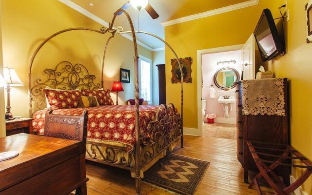 Austin Folk House