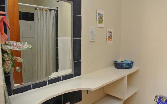 Poinsettia Villa Apartments
