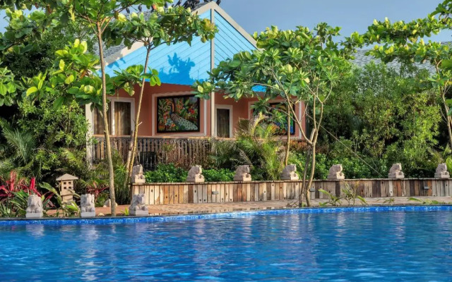 Mayfair On Sea, Morjim Beach