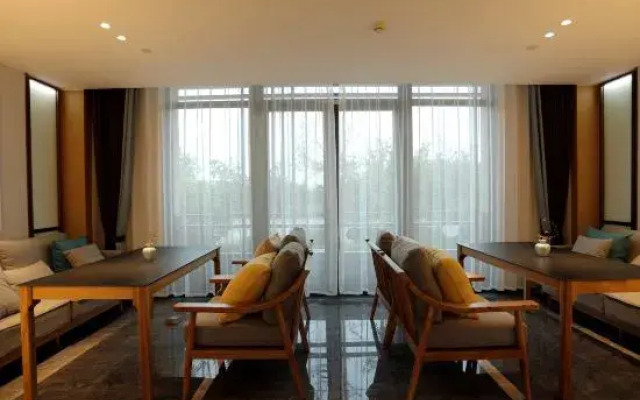 Luyating Garden Hotel (Xiongan New District Rongcheng Gymnasium)