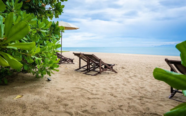 Baan Klang Aow Beach Resort