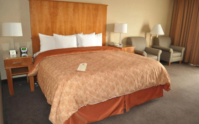 Mirabeau Park Hotel & Convention Center