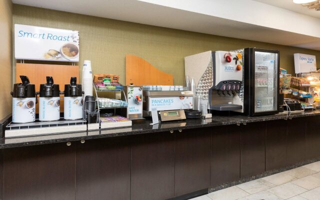 Holiday Inn Express Des Moines-At Drake University