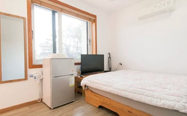 On The Stone Guesthouse 2 - Hostel