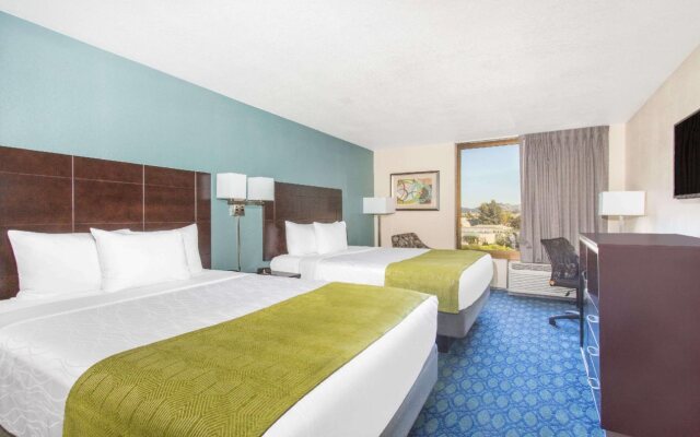 Days Hotel by Wyndham Oakland Airport-Coliseum