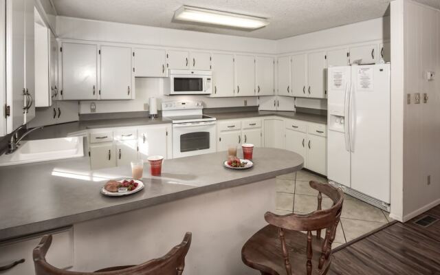 AAA Escape - Three Bedroom Cabin