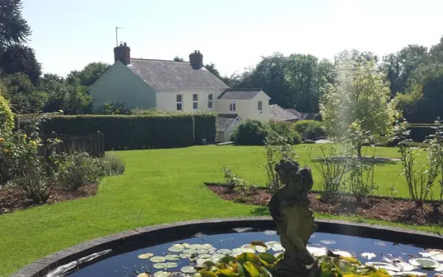 Overcott House Bed & Breakfast
