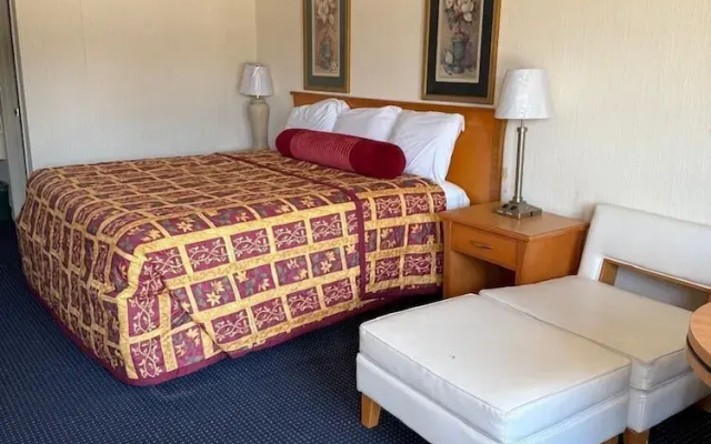 Claridge Inn