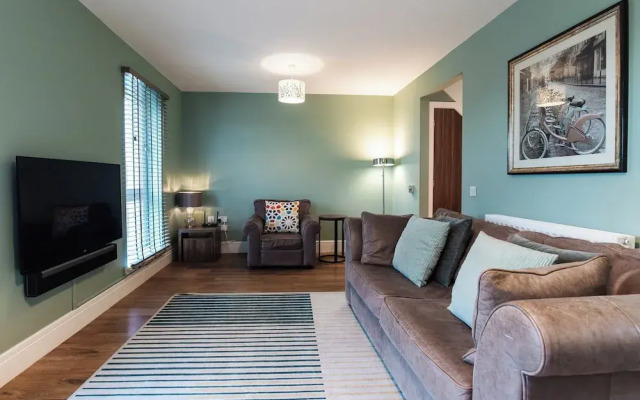 3br-sleeps6-parking-garden-citycentre