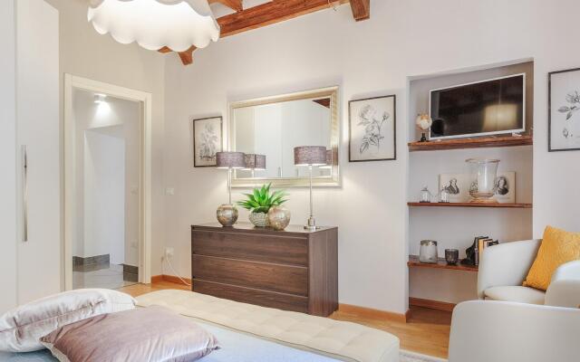 Casa Arias in Lucca With 2 Bedrooms and 1 Bathrooms