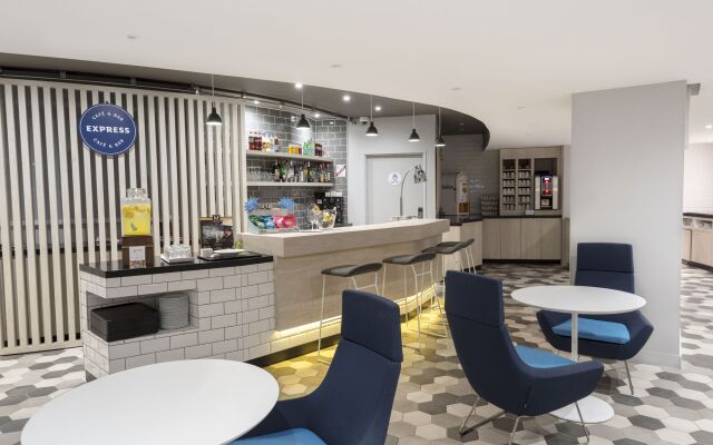 Holiday Inn Express Paris - Velizy by IHG