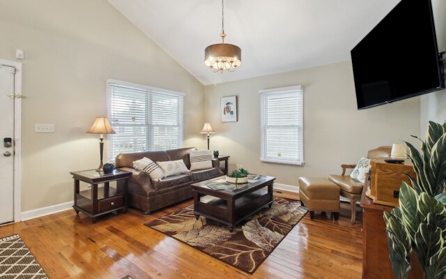 Savannah Home w/ Patio & Grill ~ 2 Mi to Downtown