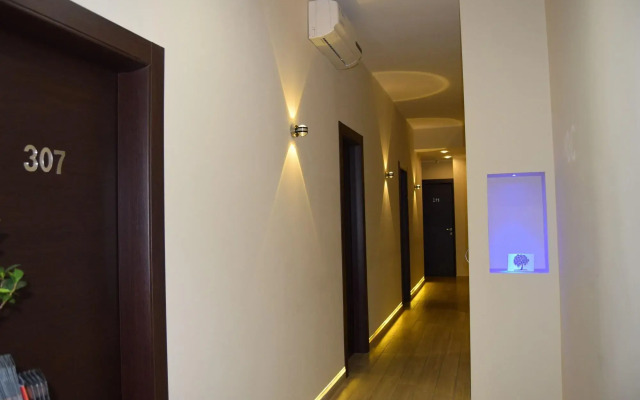 B&B Metropolitan