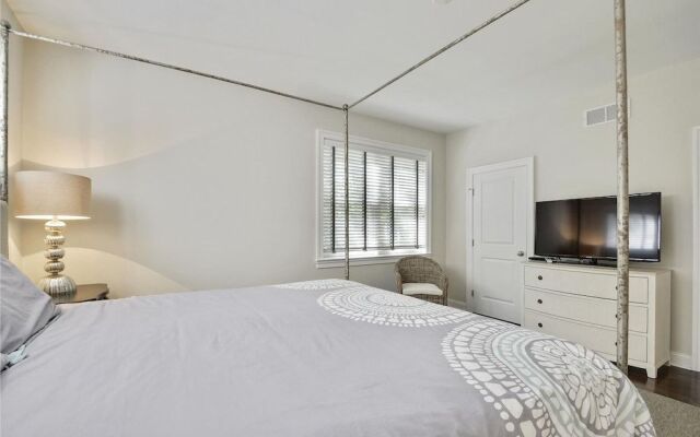 La Bella Vita by Long & Foster