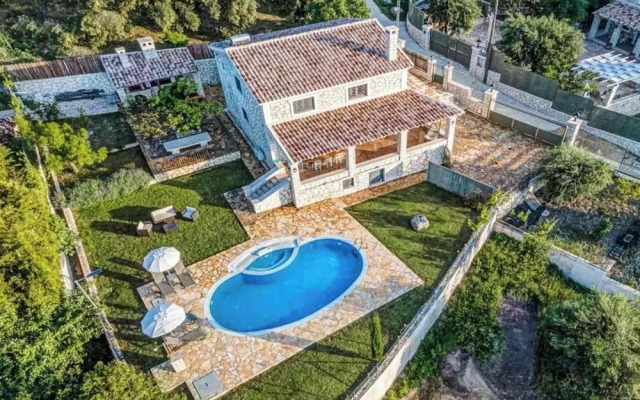 Villa Irida Garden