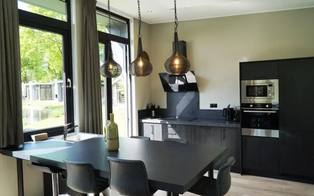 Contemporary Chalet, Near De Efteling