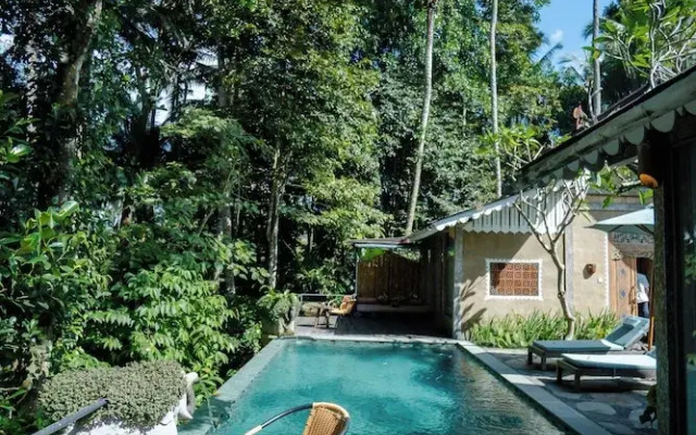 Pramana Giri Kusuma