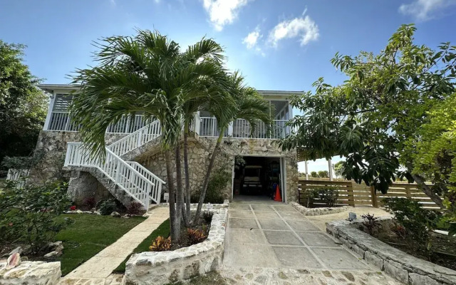Bahama Mama 5 Bedroom Home