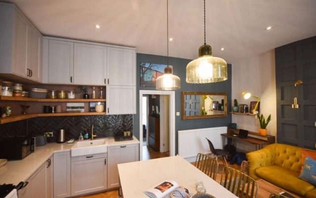 Hidden Gem! 1 bed Flat Near Clifton Triangle