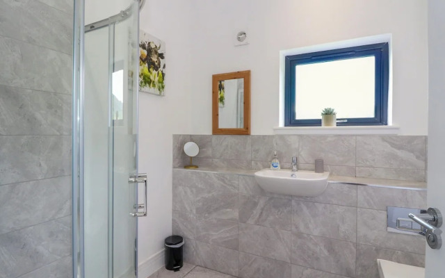 6 Strathtay Lodges