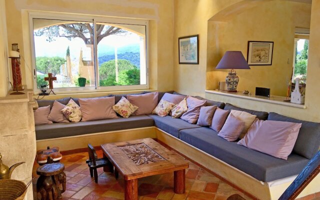 Spendid Holiday Home in La Croix-valmer With Swimming Pool