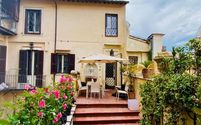 A Prince in Rome Elegant Navona Terrace Apartment