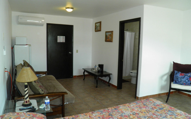 Seaside Hotel & Victor's RV Park