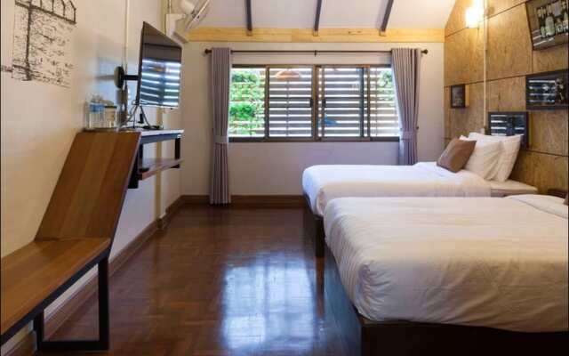 Near Shopping Mall/Old Town R.