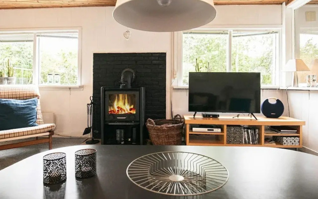6 Person Holiday Home in Blavand