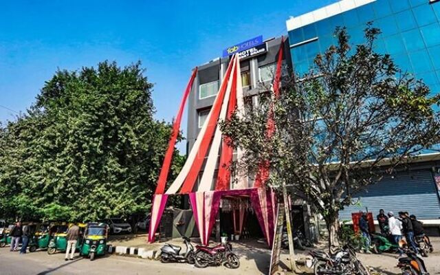 FabHotel Aerosky Grand