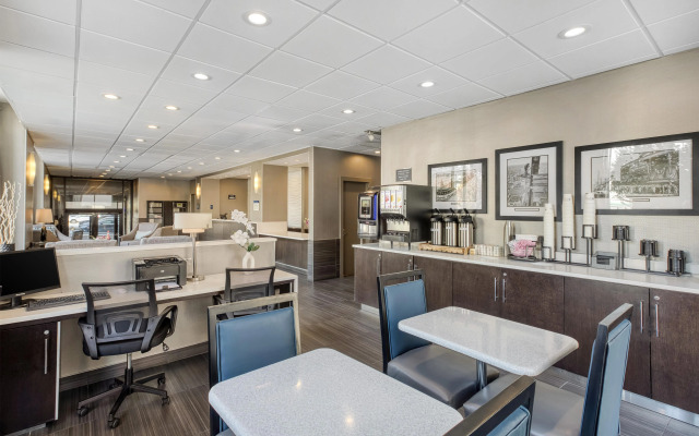 Best Western River North Hotel