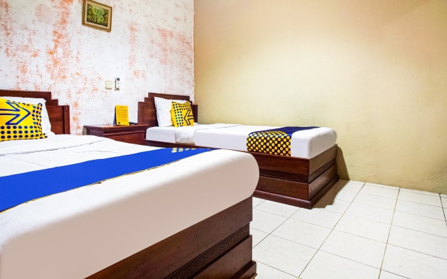 SPOT ON 3858 Elsana Transit Hotel