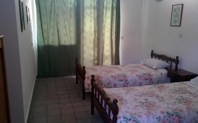 Varagoulis Giannis & Lenas Apartments