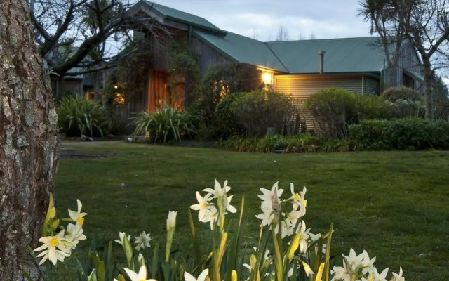 Whakaipo Lodge