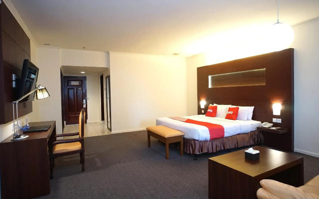 Capital O 1735 Adika Bahtera Hotel