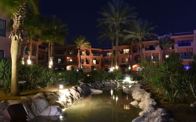 Parrotel Aquapark Resort