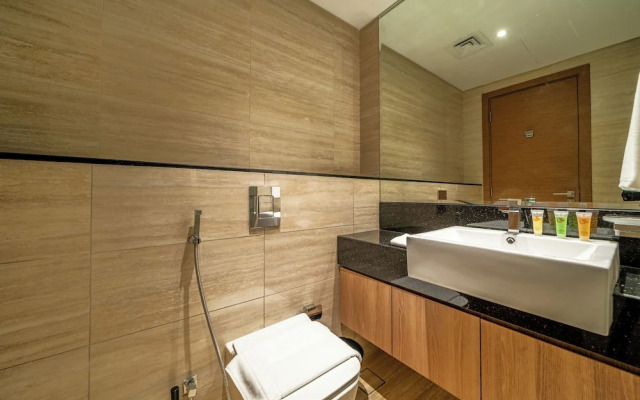 Minimalist Luxe Studio in the City