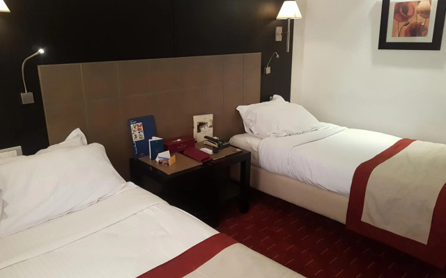 Golden Tulip El Mechtel