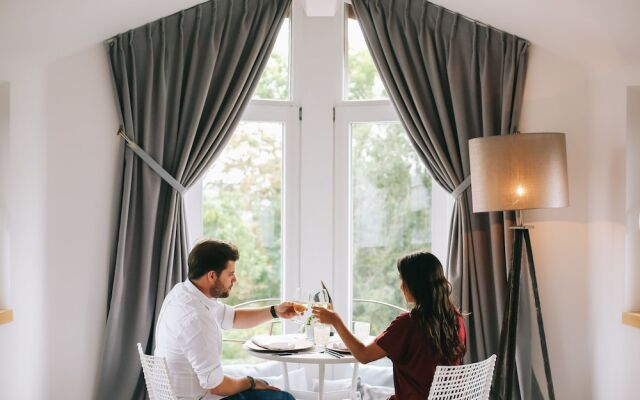 NE5T Suites & Spa