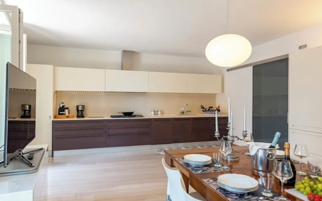 Life & View Luxury Apartment