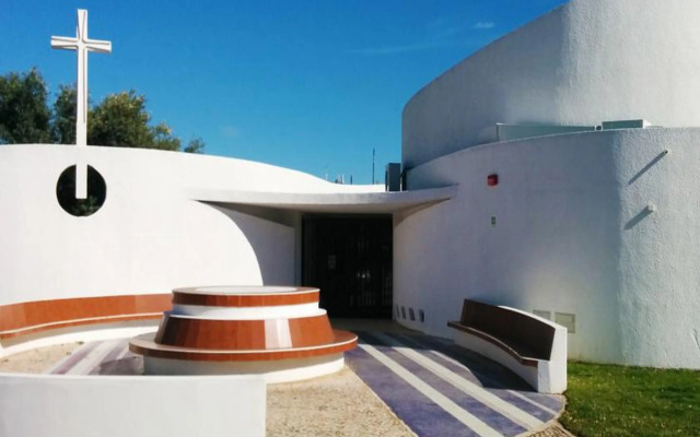 Cheerfulway Oura Village Garden Apartamentos