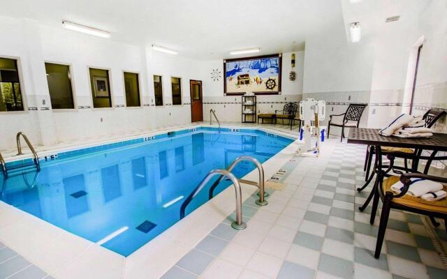 Comfort Inn & Suites