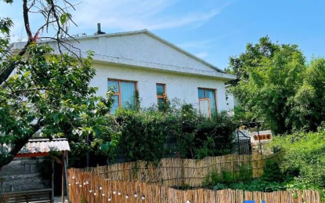Fanxuan Homestay (Qingdao Lushan Scenic Area)