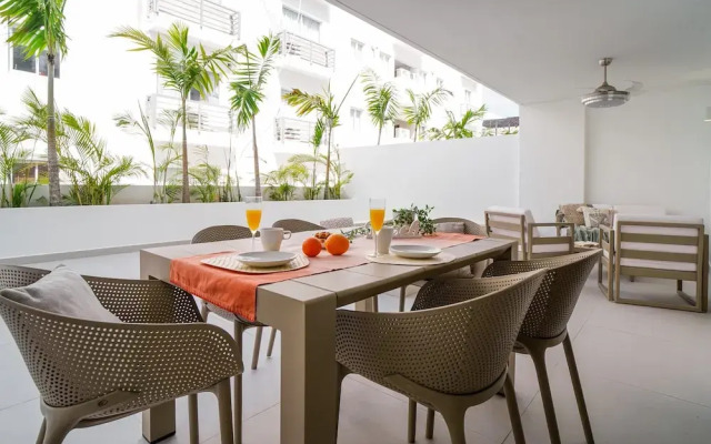 Luxury 3 Bedroom Apartment at the Beach