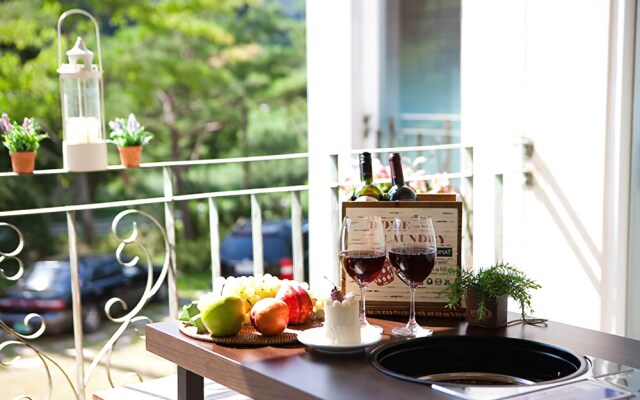 Gapyeong Rowa River View Pension